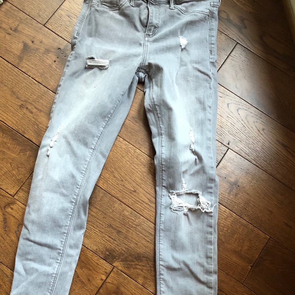 Skinny distressed jeans